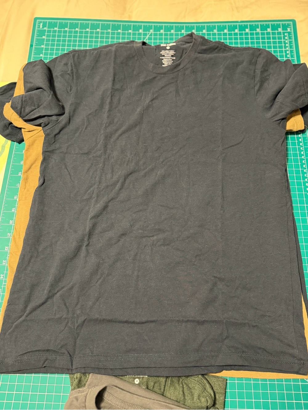 True Classic Men's Crew Neck T-Shirt - Navy, Charcoal, Olive, Brown, Gray - Picture 4 of 7